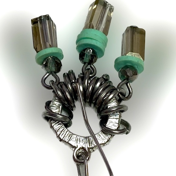 A pair of chandelier eccentric earrings very unusual - Picture 4 of 9